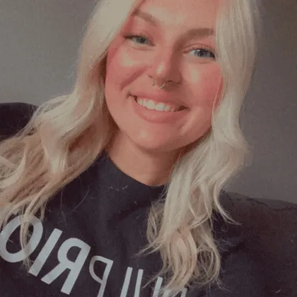 Emily Richards, Cosmetologist